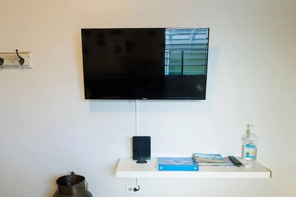 203-Tranquil Renovated Charm In The City, Near The Beach With Free Parking 산후안 아파트